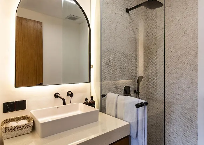 New Luxe 3br I Soundproof I Kids Free I Huge Parking I 7 M Pool ヴィラ