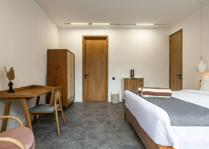 New Luxe 3br I Soundproof I Kids Free I Huge Parking I 7 M Pool * チャングー